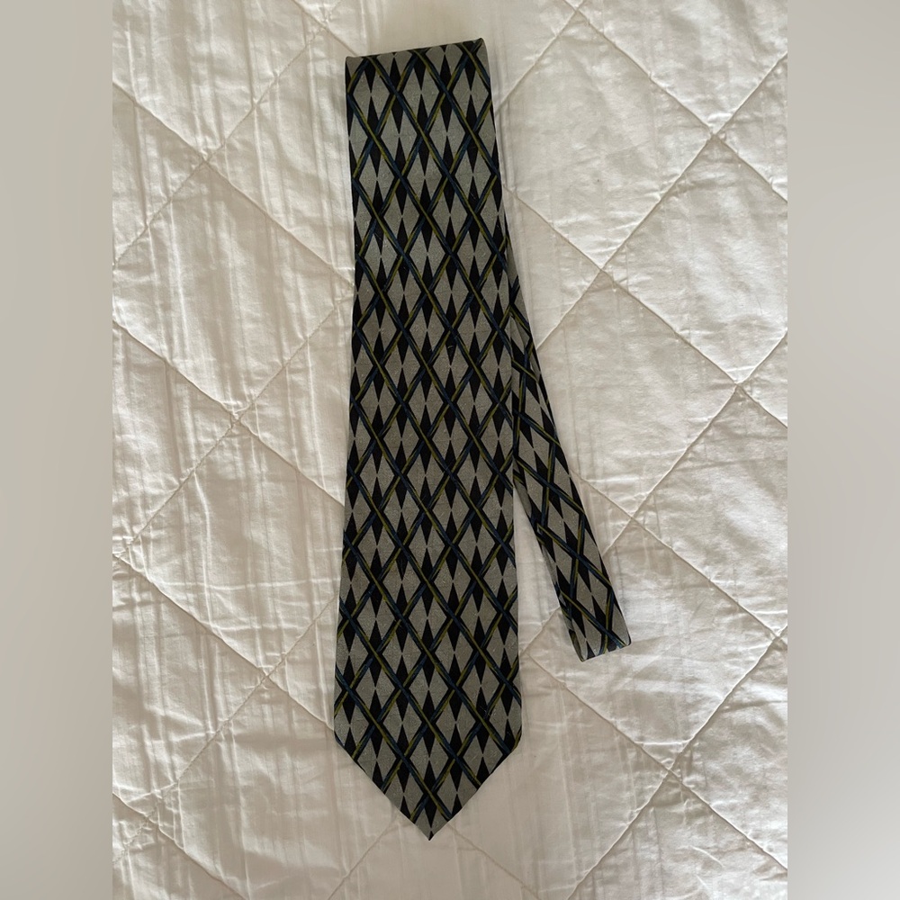 Jhane Barnes Black and Gray Geometric Tie